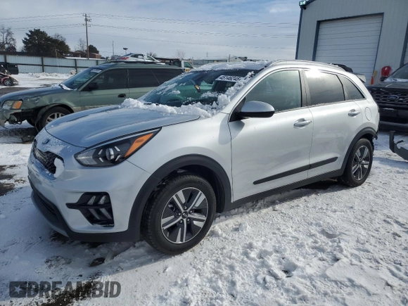 2021 Kia Niro LX with VIN KNDCB3LC2M5470747, listed as a Copart auction lot 45146245 with 34,190 mi miles and Salvage Title. Bid and sale history available at carsss.com. Image 1.
