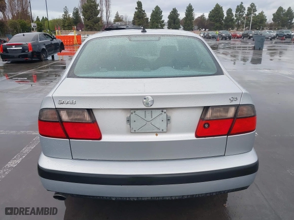 2001 Saab 9-5 with VIN YS3ED48E313047145, listed as a IAAI auction lot 41725537 with 137,708 mi miles. Bid and sale history available at carsss.com. Image 16.