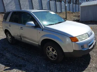 2005 Saturn VUE with VIN 5GZCZ53415S824503, listed as a IAAI auction lot 41907616 with 208,709 mi miles. Bid and sale history available at carsss.com. Image 1.