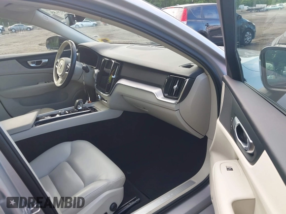 2024 Volvo S60 Core Dark Theme with VIN 7JRL12TK0RG294377, listed as a IAAI auction lot 42337658 with 32,034 mi miles and . Bid and sale history available at DreamBid. Image 5.