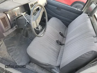 1986 Nissan Hardbody E z VIN JN6ND11S1GW037479, wystawiony jako Copart lot #81775934 z przebiegiem 389 841 mil mil oraz Szkody całkowita. Historia ofert i sprzedaży dostępna na DreamBid. Obrazek 7.