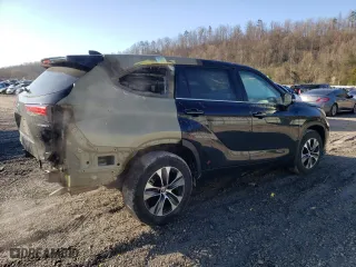 2023 Toyota Highlander Hybrid XLE with VIN 5TDKBRCH6PS579267, listed as a Copart auction lot 50688165 with 49,842 mi miles and Salvage Title. Bid and sale history available at carsss.com. Image 3.