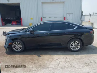 2015 Chrysler 200 Limited с VIN 1C3CCCABXFN538176, выставлен на аукционе IAAI как лот 42423397 с пробегом Не указан миль и . История ставок и продаж доступна на DreamBid. Изображение 13.