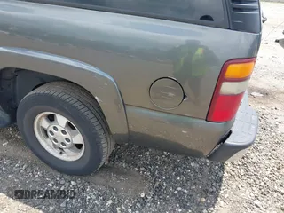 2002 Chevrolet Suburban LT z VIN 1GNFK16Z52J310536, wystawiony jako IAAI lot #42681583 z przebiegiem 197 076 mil mil oraz . Historia ofert i sprzedaży dostępna na DreamBid. Obrazek 6.