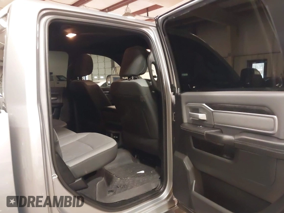 2022 Ram 2500 Big Horn with VIN 3C6UR5DL6NG404729, listed as a IAAI auction lot 41454034 with 44,212 mi miles. Bid and sale history available at carsss.com. Image 8.