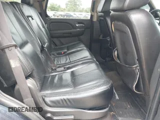 2007 Chevrolet Tahoe LS with VIN 1GNFC13CX7R264532, listed as a IAAI auction lot 42425650 with 254,286 mi miles and . Bid and sale history available at DreamBid. Image 8.