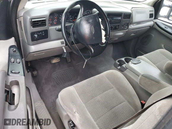2001 Ford F-250 XL z VIN 1FTNX21F11EC28450, wystawiony jako Copart lot #51336465 z przebiegiem 341 915 mil mil oraz Czysty tytuł • Clean title. Historia ofert i sprzedaży dostępna na DreamBid. Obrazek 8.