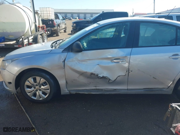 2014 Chevrolet Cruze LS with VIN 1G1PA5SH0E7102286, listed as a IAAI auction lot 41791509 with 171,027 mi miles. Bid and sale history available at carsss.com. Image 6.