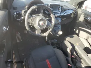 2017 FIAT 500 Abarth z VIN 3C3CFFFH1HT598484, wystawiony jako Copart lot #84770214 z przebiegiem 79 992 mil mil oraz Tytuł czysty. Historia ofert i sprzedaży dostępna na DreamBid. Obrazek 8.