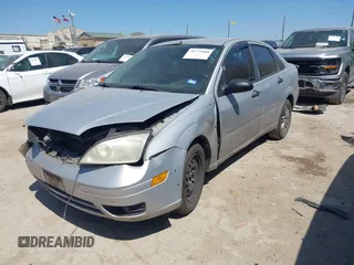 2006 Ford Focus S with VIN 1FAHP34N26W136163, listed as a IAAI auction lot 41775984 with 232,857 mi miles and . Bid and sale history available at carsss.com. Image 2.