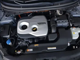 2016 Hyundai Sonata Hybrid SE with VIN KMHE24L19GA041755, listed as a IAAI auction lot 41836917 with 109,863 mi miles. Bid and sale history available at carsss.com. Image 10.