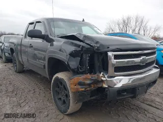 2007 Chevrolet Silverado 1500 LT w/1LT with VIN 1GCEK19J57Z513641, listed as a IAAI auction lot 41121044 with 225,809 mi miles. Bid and sale history available at carsss.com. Image 1.