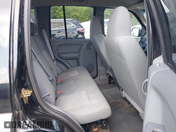2005 Jeep Liberty Sport with VIN 1J4GK48K65W516500, listed as a IAAI auction lot 42137730 with 117,323 mi miles and . Bid and sale history available at DreamBid. Image 8.
