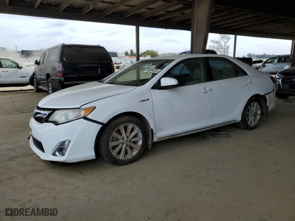 2014 Toyota Camry Hybrid LE with VIN 4T1BD1FK8EU133662, listed as a Copart auction lot 46884035 with 157,209 mi miles and Salvage Title. Bid and sale history available at carsss.com. Image 1.