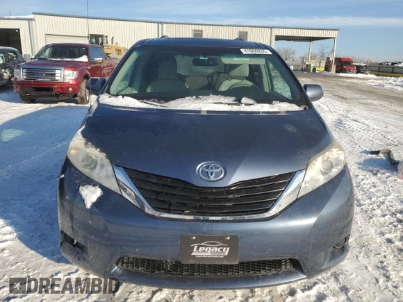 2013 Toyota Sienna LE AAS with VIN 5TDKK3DC4DS355829, listed as a Copart auction lot 41660235 with 99,517 mi miles and Salvage title. Bid and sale history available at DreamBid. Image 5.