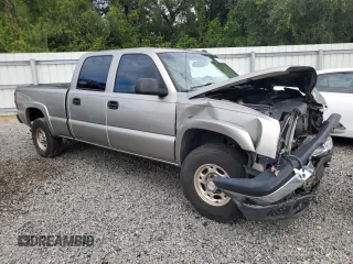 2003 Chevrolet Silverado 1500HD LT z VIN 1GCGC13U93F142570, wystawiony jako Copart lot #70047944 z przebiegiem 243 221 mil mil oraz Szkoda całkowita • Salvage title. Historia ofert i sprzedaży dostępna na DreamBid. Obrazek 4.
