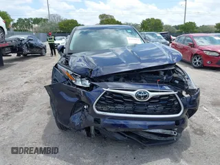 2020 Toyota Highlander L z VIN 5TDCZRAH1LS009495, wystawiony jako IAAI lot #42119622 z przebiegiem 33 858 mil mil oraz . Historia ofert i sprzedaży dostępna na DreamBid. Obrazek 6.