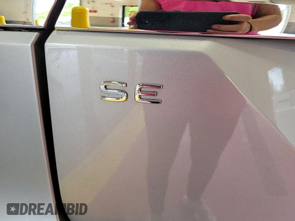 2024 Volkswagen Atlas SE z VIN 1V2HR2CA9RC558223, wystawiony jako IAAI lot #42734557 z przebiegiem 22 426 mil mil oraz . Historia ofert i sprzedaży dostępna na DreamBid. Obrazek 28.