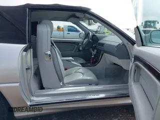 2000 Mercedes-Benz SL with VIN WDBFA68F0YF188738, listed as a IAAI auction lot 41652926 with 61,075 mi miles. Bid and sale history available at carsss.com. Image 5.