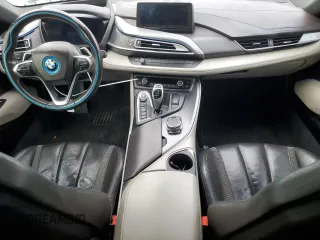2016 BMW i8 z VIN WBY2Z2C52GV676222, wystawiony jako Copart lot #72452033 z przebiegiem 92 988 mil mil oraz . Historia ofert i sprzedaży dostępna na DreamBid. Obrazek 8.