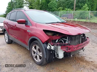 2013 Ford Escape SE z VIN 1FMCU0GX2DUD33640, wystawiony jako IAAI lot #42255552 z przebiegiem 150 018 mil mil oraz . Historia ofert i sprzedaży dostępna na DreamBid. Obrazek 6.