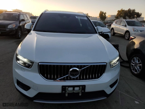 2019 Volvo XC40 Inscription with VIN YV4162UL2K2057274, listed as a Copart auction lot 89395525 with 30,540 mi miles and Salvage Title. Bid and sale history available at carsss.com. Image 5.