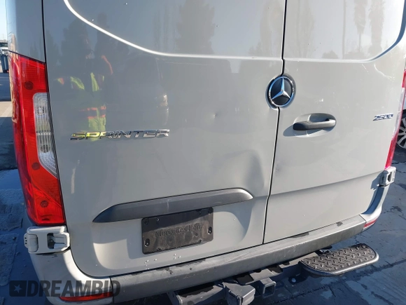 2022 Mercedes-Benz Sprinter with VIN W1Y40CHY3NT082983, listed as a IAAI auction lot 41505872 with 130,341 mi miles and . Bid and sale history available at carsss.com. Image 6.