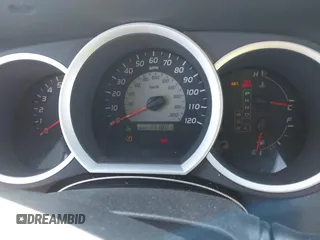 2006 Toyota Tacoma z VIN 5TELU42N56Z232703, wystawiony jako IAAI lot #41689447 z przebiegiem 171 801 mil mil oraz . Historia ofert i sprzedaży dostępna na DreamBid. Obrazek 7.
