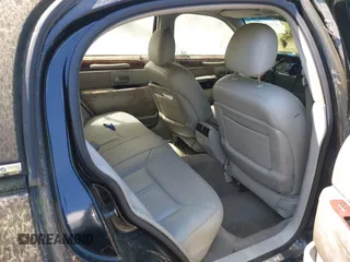 2004 Lincoln Town Car Ultimate z VIN 1LNHM83W34Y680212, wystawiony jako IAAI lot #42038987 z przebiegiem 108 450 mil mil oraz . Historia ofert i sprzedaży dostępna na DreamBid. Obrazek 8.