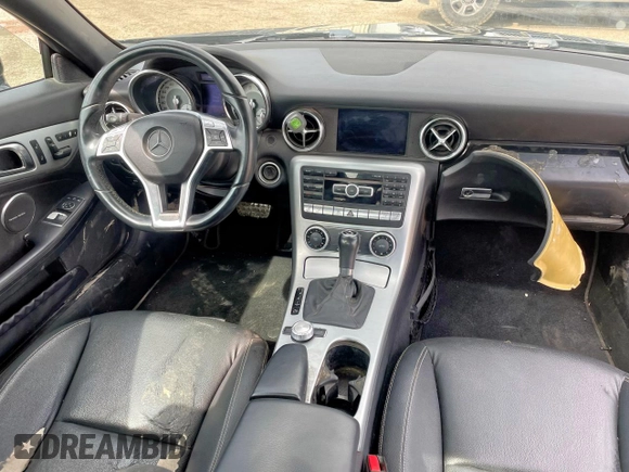2015 Mercedes-Benz SLK 250 with VIN WDDPK4HA1FF098934, listed as a Copart auction lot 55996085 with 75,655 mi miles and Clean Title. Bid and sale history available at DreamBid. Image 9.