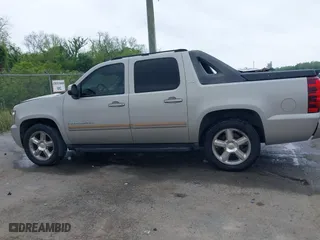 2007 Chevrolet Avalanche LTZ with VIN 3GNEC12J67G134064, listed as a IAAI auction lot 42029811 with 1 mi miles. Bid and sale history available at carsss.com. Image 14.