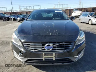 2015 Volvo S60 T6 Drive-E Platinum with VIN YV149MFM5F2361725, listed as a Copart auction lot 35998143 with 39,641 mi miles. Bid and sale history available at carsss.com. Image 5.