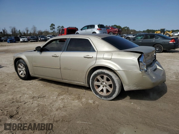 2006 Chrysler 300 with VIN 2C3KA43R96H366295, listed as a Copart auction lot 45477535 with 195,498 mi miles and Salvage Title. Bid and sale history available at carsss.com. Image 2.