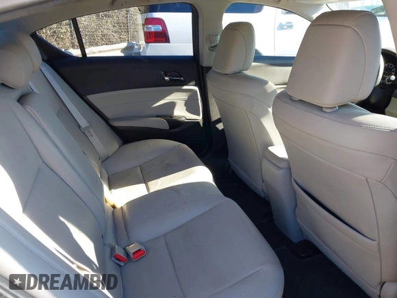 2016 Acura ILX Premium z VIN 19UDE2F77GA015037, wystawiony jako IAAI lot #41208631 z przebiegiem 127 592 mil mil oraz . Historia ofert i sprzedaży dostępna na DreamBid. Obrazek 8.