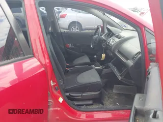 2007 Honda Fit Sport with VIN JHMGD37667S060148, listed as a IAAI auction lot 41220713 with 206,294 mi miles. Bid and sale history available at carsss.com. Image 5.