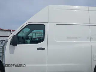 2021 Nissan NV Cargo SV z VIN 1N6BF0LY8MN809146, wystawiony jako IAAI lot #42005532 z przebiegiem 31 869 mil mil oraz . Historia ofert i sprzedaży dostępna na DreamBid. Obrazek 15.