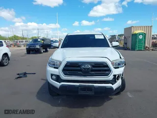 2018 Toyota Tacoma SR5 with VIN 3TMAZ5CN9JM054717, listed as a IAAI auction lot 40548037 with 85,833 mi miles. Bid and sale history available at carsss.com. Image 13.