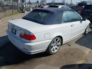 2003 BMW 3 Series 325Ci with VIN WBABS33433PG90017, listed as a IAAI auction lot 41360270 with Not provided miles and . Bid and sale history available at DreamBid. Image 4.