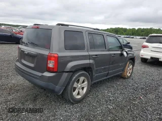 2015 Jeep Patriot Sport z VIN 1C4NJPBB5FD348999, wystawiony jako Copart lot #58496905 z przebiegiem 177 718 mil mil oraz Czysty tytuł • Clean title. Historia ofert i sprzedaży dostępna na DreamBid. Obrazek 3.