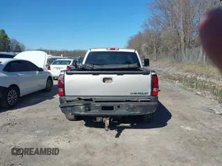 2005 Chevrolet Silverado 1500 LT with VIN 2GCEK13T751216564, listed as a IAAI auction lot 42141599 with 234,810 mi miles and . Bid and sale history available at DreamBid. Image 16.