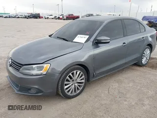 2011 Volkswagen Jetta SEL z VIN 3VWGX7AJ3BM328200, wystawiony jako IAAI lot #41768783 z przebiegiem 159 084 mil mil oraz . Historia ofert i sprzedaży dostępna na DreamBid. Obrazek 2.