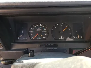 1994 Plymouth Acclaim z VIN 3P3AA46K8RT200674, wystawiony jako Copart lot #76425504 z przebiegiem 105 874 mil mil oraz Szkody całkowita. Historia ofert i sprzedaży dostępna na DreamBid. Obrazek 9.