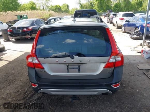 2012 Volvo XC70 T6 z VIN YV4902BZ1C1143307, wystawiony jako IAAI lot #42140146 z przebiegiem 173 106 mil mil oraz . Historia ofert i sprzedaży dostępna na DreamBid. Obrazek 15.