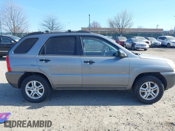 2008 Kia Sportage LX with VIN KNDJE723487455152, listed as a IAAI auction lot 41638720 with 247,286 mi miles. Bid and sale history available at carsss.com. Image 12.
