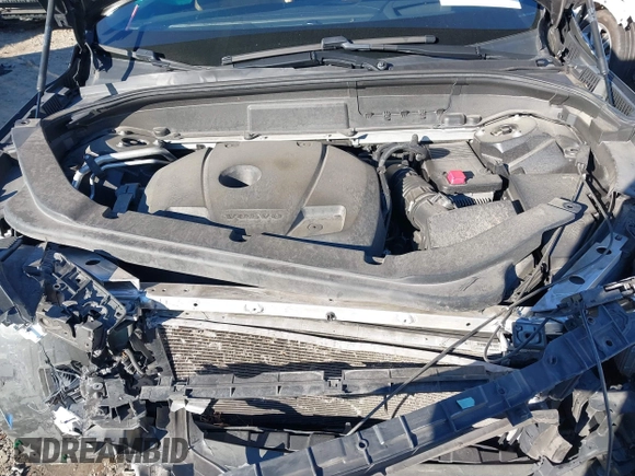 2018 Volvo XC60 Inscription with VIN YV4A22RL2J1081874, listed as a IAAI auction lot 41330217 with 100,611 mi miles. Bid and sale history available at carsss.com. Image 10.