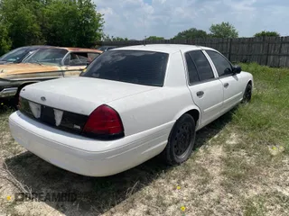 2010 Ford Police Interceptor z VIN 2FABP7BV0AX142346, wystawiony jako IAAI lot #42091505 z przebiegiem Nie podano mil oraz . Historia ofert i sprzedaży dostępna na DreamBid. Obrazek 3.
