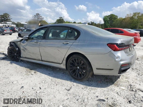 2022 BMW 7 Series 740i with VIN WBA7T2C09NCJ48292, listed as a Copart auction lot 51650315 with 21,585 mi miles and Salvage Title. Bid and sale history available at carsss.com. Image 2.