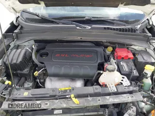 2019 Jeep Renegade Latitude z VIN ZACNJABB2KPK35081, wystawiony jako IAAI lot #42368128 z przebiegiem 94 908 mil mil oraz . Historia ofert i sprzedaży dostępna na DreamBid. Obrazek 10.