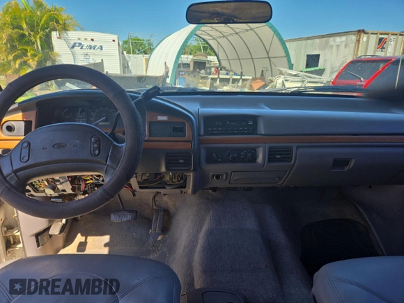 1996 Ford F-350 with VIN 1FTJW35F8TEB52441, listed as a Copart auction lot 48917765 with 271,664 mi miles and Clean title. Bid and sale history available at DreamBid. Image 9.