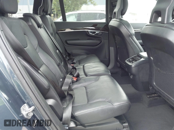 2018 Volvo XC90 Momentum with VIN YV4A22PK6J1215876, listed as a IAAI auction lot 41720316 with 87,015 mi miles. Bid and sale history available at carsss.com. Image 8.